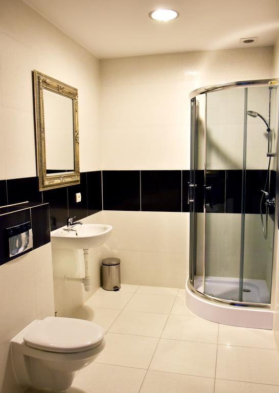 Karczma We Mlynie Hotel Tuszyn Ngoại thất bức ảnh