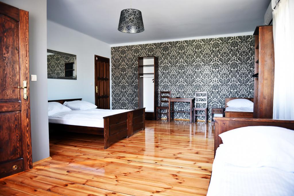 Karczma We Mlynie Hotel Tuszyn Ngoại thất bức ảnh